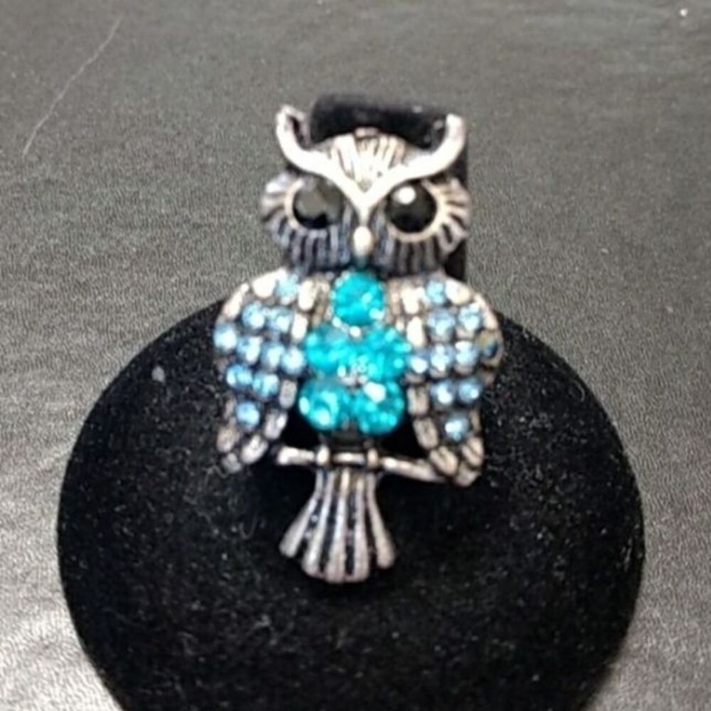 *Sale* Silver tone blue rhinestone owl ring adjustable